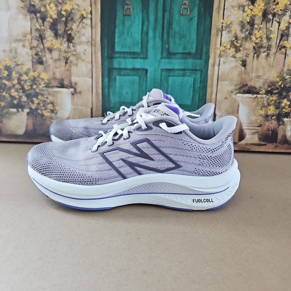 New Balance Women's FuelCell Walker Elite Size 8.5 Wide Grey Violet |WWWKELV1|